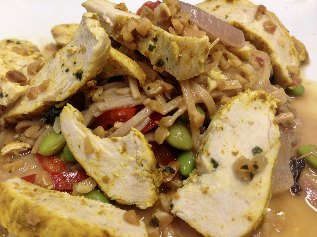 Musclefood Oriental chicken pad Thai with rainbow vegetables